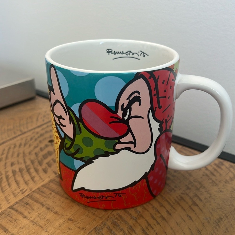 LARGE Romero Britto DISNEY Snow White  & the 7 Dwarves GRUMPY Mug 2011